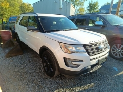 Used 2017  Ford Explorer 4d SUV 4WD XLT at Shook Auto Sales near New Philadelphia&comma; OH