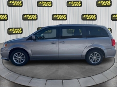 Used 2019  Dodge Grand Caravan 4d Wagon SXT at Shook Auto Sales near New Philadelphia&comma; OH