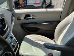Used 2017  Chrysler Pacifica 4d Wagon Touring-L at Shook Auto Sales near New Philadelphia&comma; OH