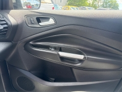 Used 2017  Ford Escape 4d SUV FWD SE at Shook Auto Sales near New Philadelphia&comma; OH