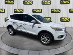 Used 2017  Ford Escape 4d SUV FWD SE at Shook Auto Sales near New Philadelphia&comma; OH
