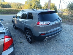 Used 2019  Jeep Cherokee 4d SUV 4WD Limited 3&period;2L at Shook Auto Sales near New Philadelphia&comma; OH