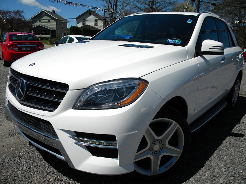 Used 2015  Mercedes-Benz M-Class 4d SUV ML400 at Shook Auto Sales near New Philadelphia, OH