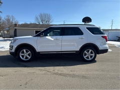 Used 2017  Ford Explorer 4d SUV 4WD XLT at Shook Auto Sales near New Philadelphia&comma; OH