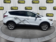Used 2017  Ford Escape 4d SUV FWD SE at Shook Auto Sales near New Philadelphia&comma; OH