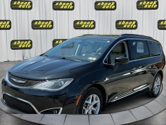 Used 2017  Chrysler Pacifica 4d Wagon Touring-L at Shook Auto Sales near New Philadelphia&comma; OH