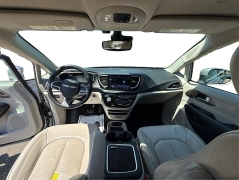 Used 2021  Chrysler Pacifica Touring L FWD at Shook Auto Sales near New Philadelphia&comma; OH