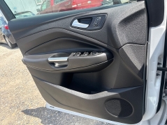 Used 2017  Ford Escape 4d SUV FWD SE at Shook Auto Sales near New Philadelphia&comma; OH