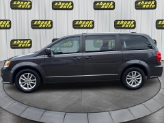 Used 2018  Dodge Grand Caravan 4d Wagon SXT at Shook Auto Sales near New Philadelphia&comma; OH