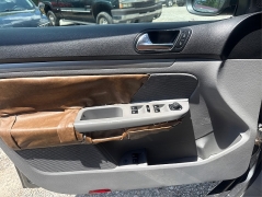 Used 2009  Volkswagen Jetta 4d Sedan 2&period;5 S Auto at Shook Auto Sales near New Philadelphia&comma; OH