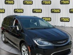 Used 2017  Chrysler Pacifica 4d Wagon Touring-L at Shook Auto Sales near New Philadelphia&comma; OH