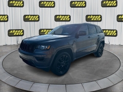 Used 2020 Jeep Grand Cherokee 4d SUV 4WD Laredo Altitude at Shook Auto Sales near New Philadelphia, OH