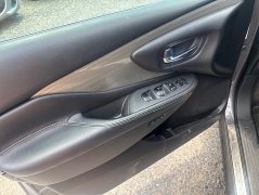 Used 2017  Nissan Murano 4d SUV AWD Platinum &lpar;2017&period;5&rpar; at Shook Auto Sales near New Philadelphia&comma; OH