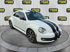 Used 2012  Volkswagen Beetle 2d Coupe 2&period;0T 6spd&sol;PZEV at Shook Auto Sales near New Philadelphia&comma; OH