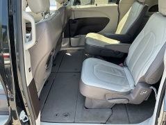 Used 2017  Chrysler Pacifica 4d Wagon Touring-L at Shook Auto Sales near New Philadelphia&comma; OH