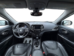 Used 2019  Jeep Cherokee 4d SUV 4WD Limited 3&period;2L at Shook Auto Sales near New Philadelphia&comma; OH