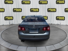 Used 2009  Volkswagen Jetta 4d Sedan 2&period;5 S Auto at Shook Auto Sales near New Philadelphia&comma; OH