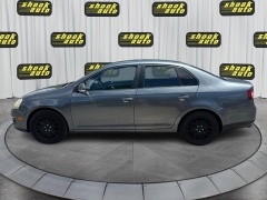 Used 2009  Volkswagen Jetta 4d Sedan 2&period;5 S Auto at Shook Auto Sales near New Philadelphia&comma; OH