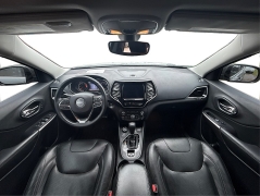 Used 2019  Jeep Cherokee 4d SUV 4WD Limited 3&period;2L at Shook Auto Sales near New Philadelphia&comma; OH