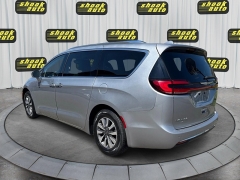Used 2021  Chrysler Pacifica Touring L FWD at Shook Auto Sales near New Philadelphia&comma; OH
