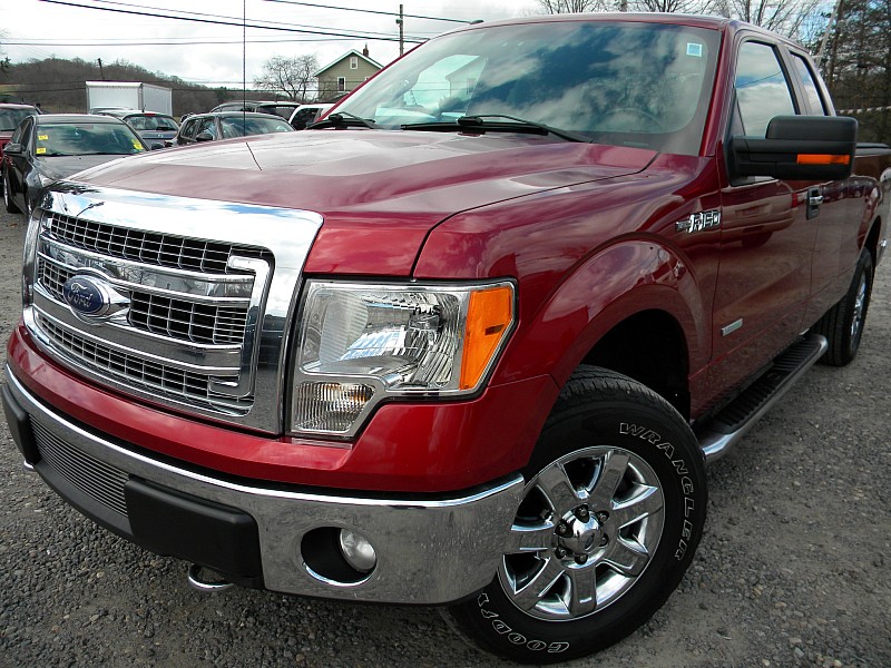 Used 2013  Ford F-150 4WD Supercab XLT at Shook Auto Sales near New Philadelphia, OH