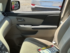 Used 2013  Honda Odyssey 5d Wagon EX at Shook Auto Sales near New Philadelphia&comma; OH
