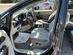 Used 2017  Chrysler Pacifica 4d Wagon Touring-L at Shook Auto Sales near New Philadelphia&comma; OH