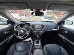 Used 2018  Jeep Cherokee 4d SUV 4WD Limited I4 at Shook Auto Sales near New Philadelphia&comma; OH