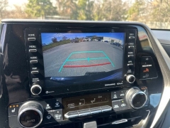 Used 2022  Toyota Highlander XLE AWD at DriveNow Mayfield near Mayfield Heights&comma; OH