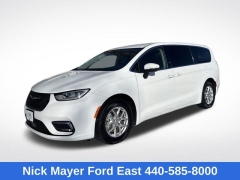 Used 2023  Chrysler Pacifica Touring L FWD at Drive Now Westlake near Westlake&comma; OH