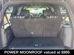 Used 2017  Lincoln Navigator 4d SUV 4WD Select at Drive Now Westlake near Westlake&comma; OH