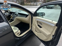 Used 2018  Ford Taurus 4d Sedan FWD SE at Drive Now Westlake near Westlake&comma; OH