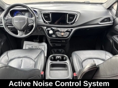 Used 2018  Chrysler Pacifica 4d Wagon Touring L at Drive Now Westlake near Westlake&comma; OH