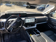 Used 2025  Ford Expedition Platinum 4x4 at Drive Now Westlake near Westlake&comma; OH