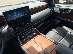 Used 2024  Lincoln Navigator L Black Label 4x4 at Drive Now Westlake near Westlake&comma; OH