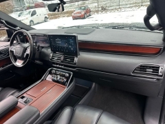 Used 2024  Lincoln Navigator L Premiere 4x4 at Drive Now Westlake near Westlake&comma; OH