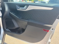Used 2020  Ford Escape 4d SUV FWD SE at Drive Now Westlake near Westlake&comma; OH