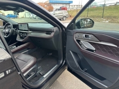 Used 2025  Ford Explorer Platinum 4WD at Drive Now Westlake near Westlake&comma; OH