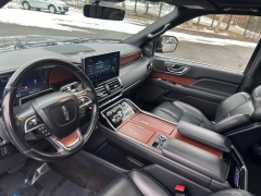 Used 2024  Lincoln Navigator L Premiere 4x4 at Drive Now Westlake near Westlake&comma; OH