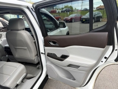 Used 2021  GMC Acadia FWD 4dr SLT at DriveNow Mayfield near Mayfield Heights&comma; OH