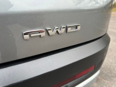 Used 2023  GMC Acadia AWD 4dr SLT at DriveNow Mayfield near Mayfield Heights&comma; OH