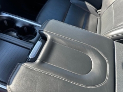 Used 2025  Ford Expedition Platinum 4x4 at Drive Now Westlake near Westlake&comma; OH