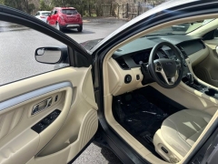 Used 2018  Ford Taurus 4d Sedan FWD SE at Drive Now Westlake near Westlake&comma; OH