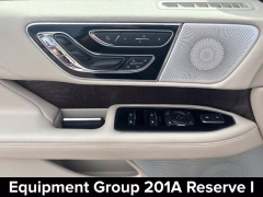 Used 2021  Lincoln Navigator Reserve 4x4 at Drive Now Westlake near Westlake&comma; OH