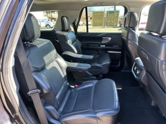 Used 2025  Ford Expedition Platinum 4x4 at Drive Now Westlake near Westlake&comma; OH