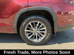 Used 2017  Toyota Highlander V6 AWD &lpar;Natl&rpar; at Drive Now Westlake near Westlake&comma; OH