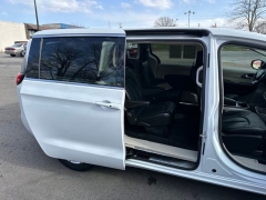 Used 2024  Chrysler Pacifica Touring L FWD at DriveNow Mayfield near Mayfield Heights&comma; OH