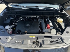 Used 2022  Toyota Highlander XLE AWD at DriveNow Mayfield near Mayfield Heights&comma; OH