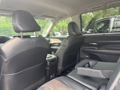 Used 2024  Toyota Grand Highlander AWD &lpar;Natl&rpar; at DriveNow Mayfield near Mayfield Heights&comma; OH