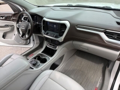 Used 2021  GMC Acadia FWD 4dr SLT at DriveNow Mayfield near Mayfield Heights&comma; OH